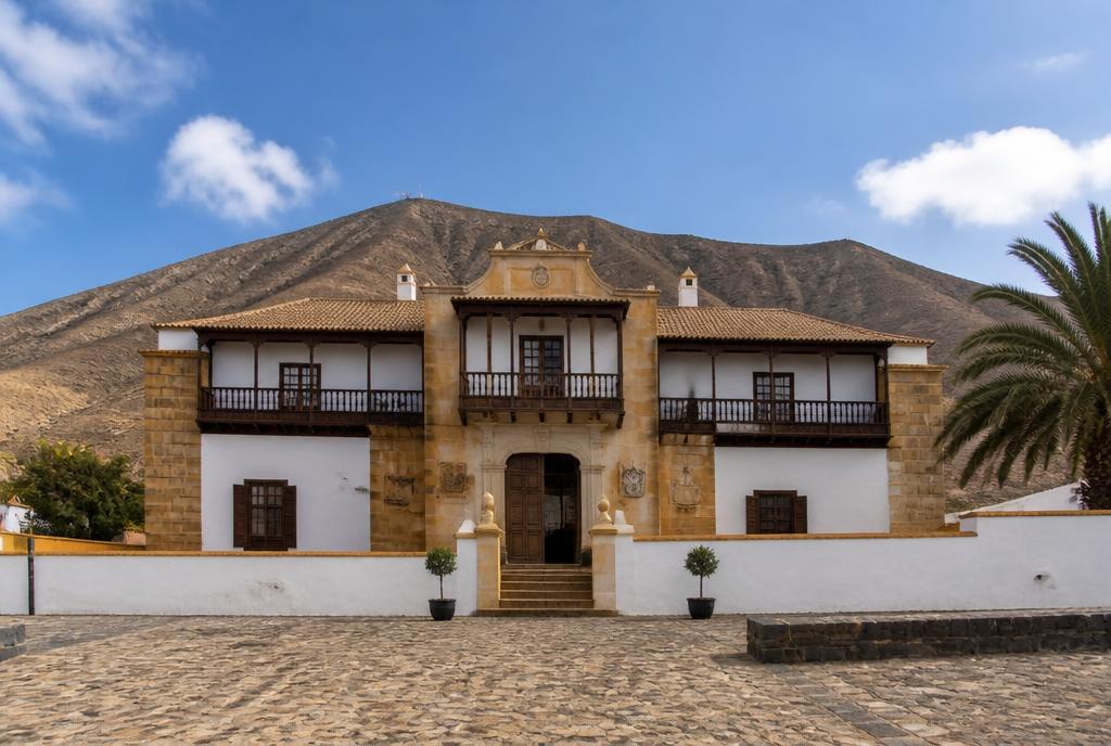 La Oliva: Casa de los Coroneles